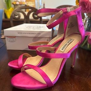 Steve Madden Feelya Fuchsia Satin Heels Size 8